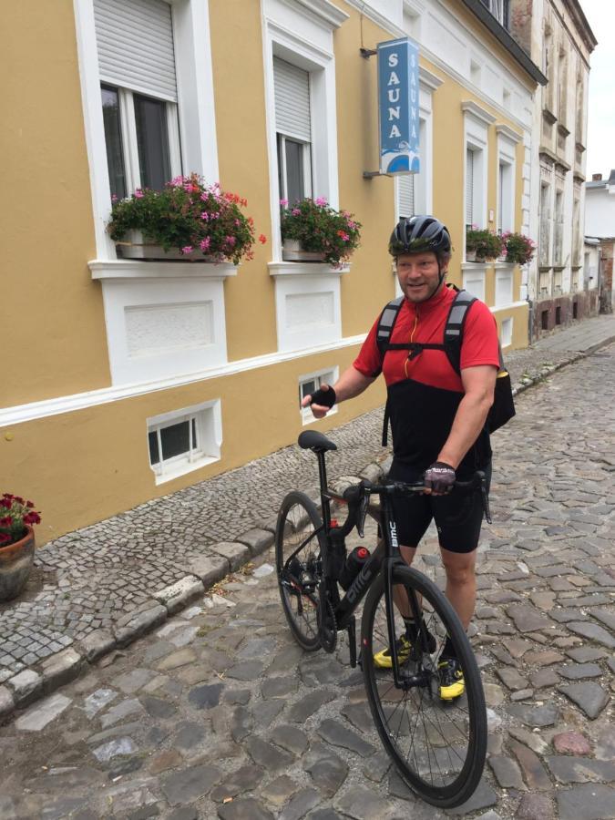 Pension & Sauna Am Lorenz Calbe 外观 照片